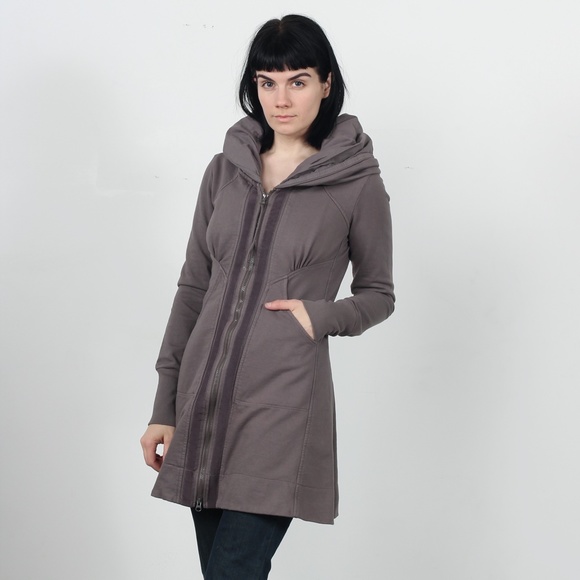 Ribbon Victorian in Grey Rey - Picture 1 of 4